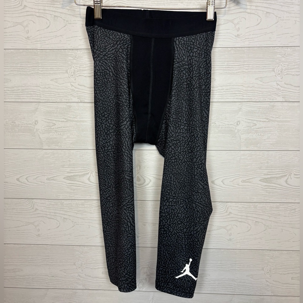 JORDAN NIKE TRAINING COMPRESSION PANTS SIZE MEDIUM LEGGINGS ELEPHANT PRINT